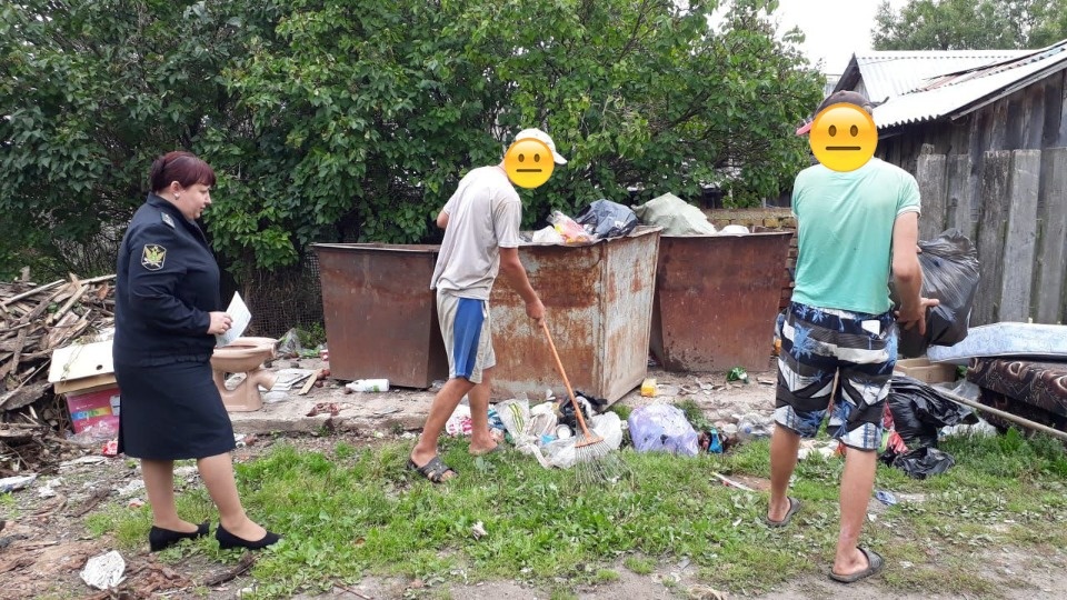 Подметают улицу Свободы - как в разных районах проходят обязательные работы