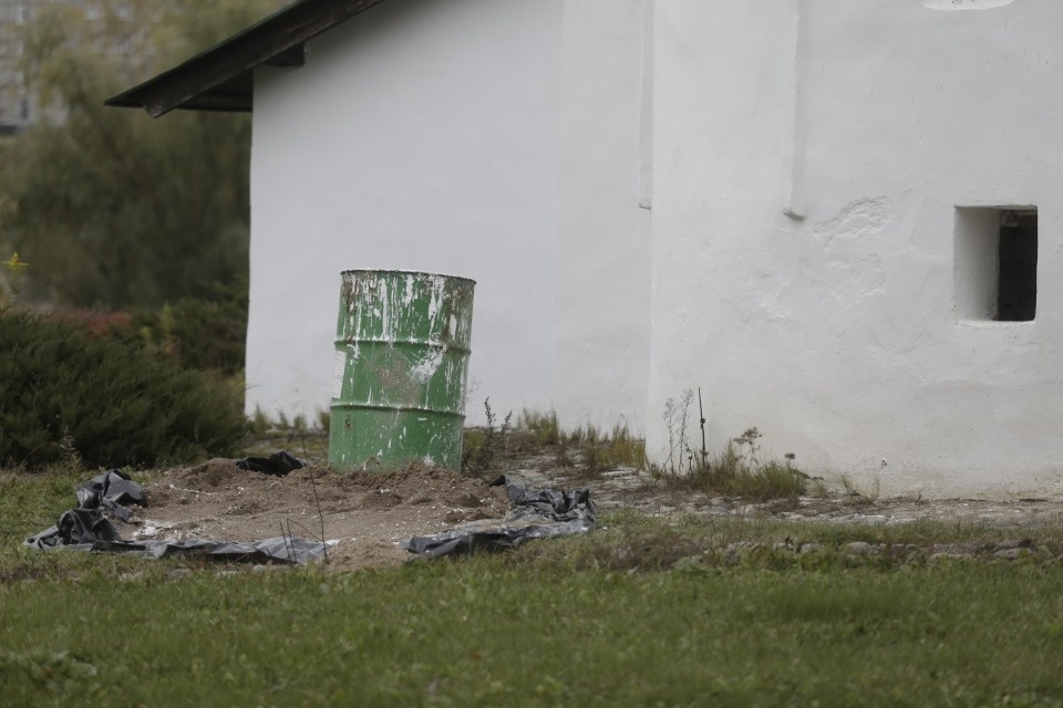 Самодеятельность: Забор от церкви Богоявления с Запсковья уберут до конца недели (ФОТО)