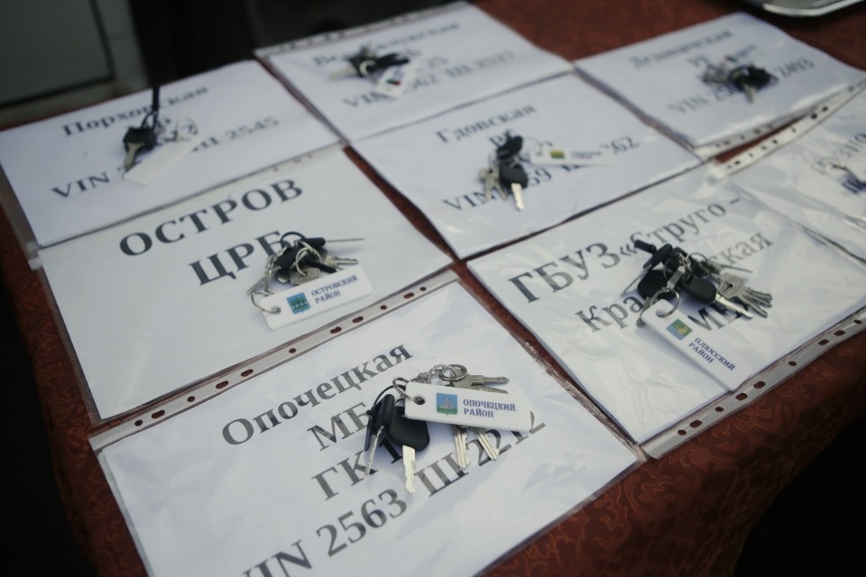 Псковская область получила новые мобильные фельдшерско-акушерских пункты