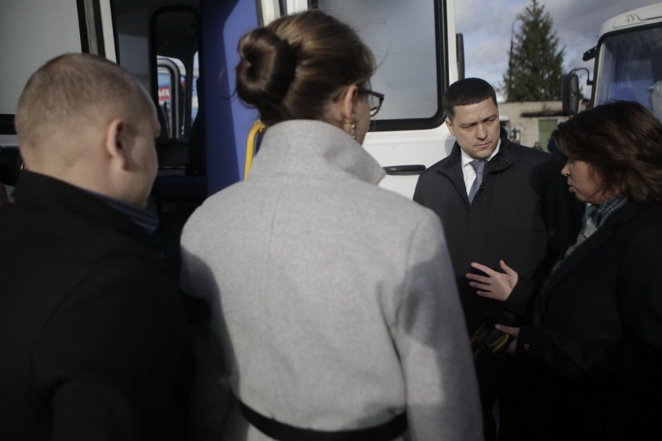 Псковская область получила новые мобильные фельдшерско-акушерских пункты