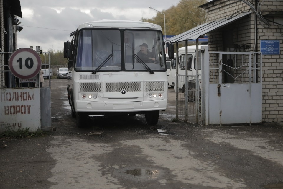 Псковская область получила новые мобильные фельдшерско-акушерских пункты