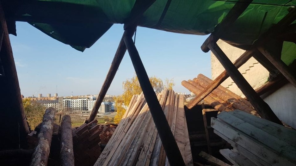 «В последнюю очередь» - подрядчик капремонта обиделся на псковскую пенсионерку за жалобу