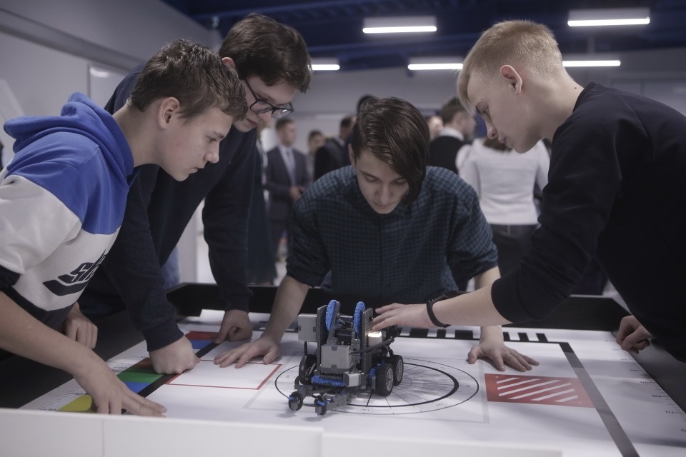 Псковские школьники разработают проекты в помощь предпринимателям