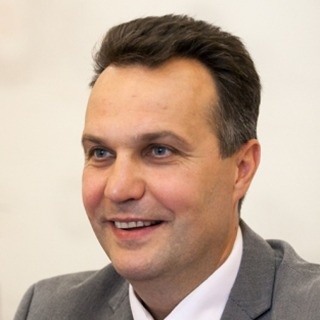 Дом с хвостом и белые паруса