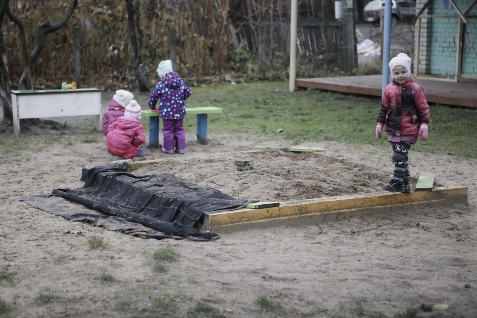 Депутаты проверили, как в школах и детсадах Пскова тратят сэкономленные ими деньги