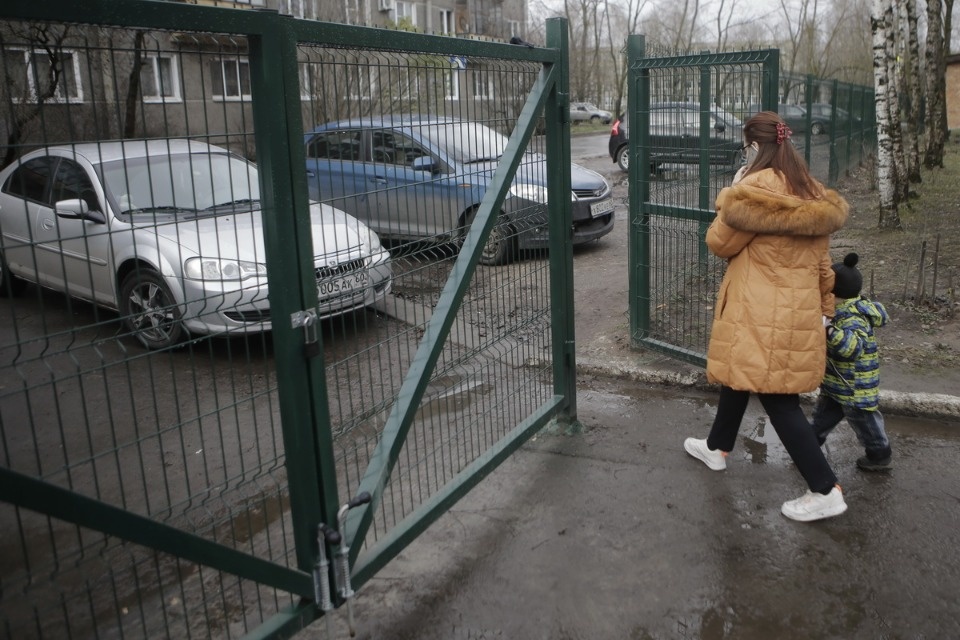 Депутаты проверили, как в школах и детсадах Пскова тратят сэкономленные ими деньги