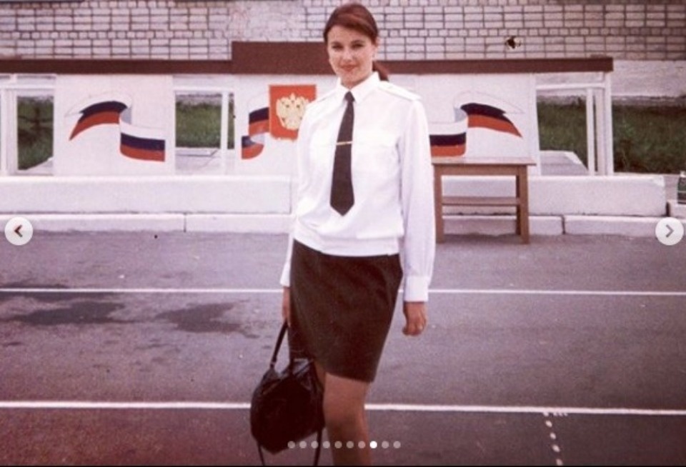 Оксана Фёдорова вспомнила, как играла на саксофоне в Школе милиции в Пскове