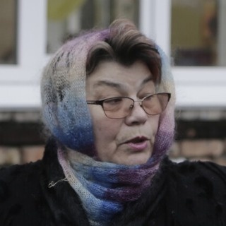 Вместо командировок по заграницам — кровли для детей