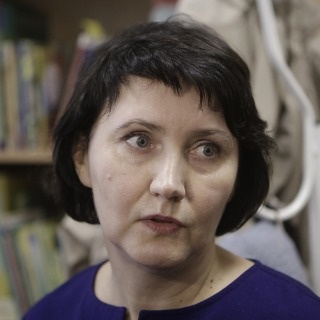 Вместо командировок по заграницам — кровли для детей