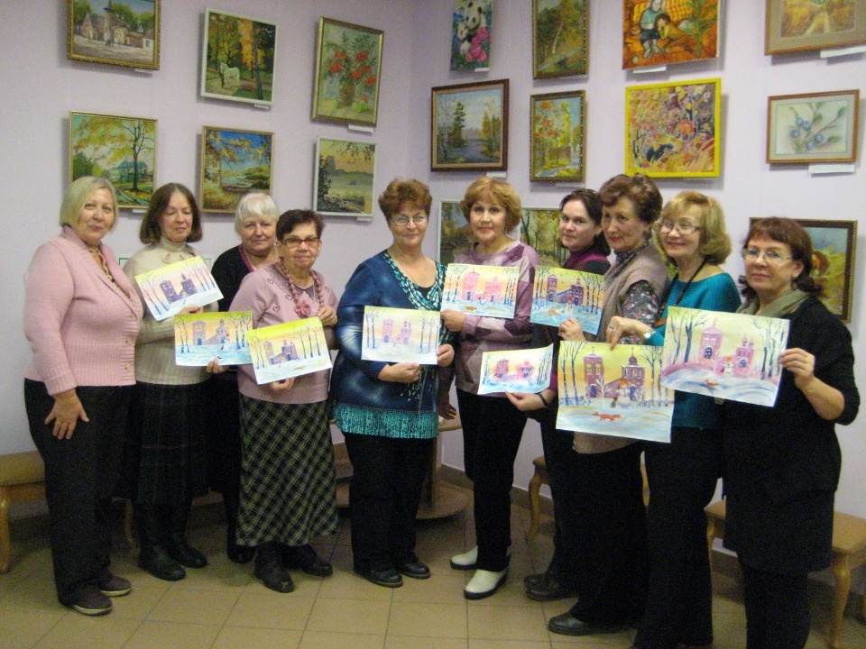 Пенсионерка организовала арт-клуб