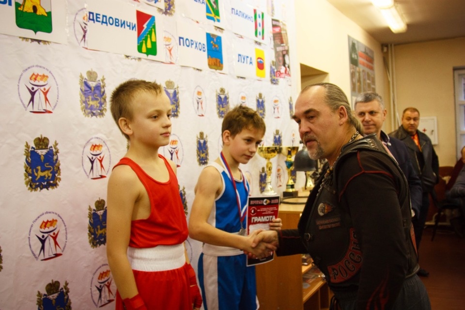 Джеффри Монсон посетил детский турнир по боксу в Пскове Джеффри Монсон посетил детский турнир по боксу в Пскове