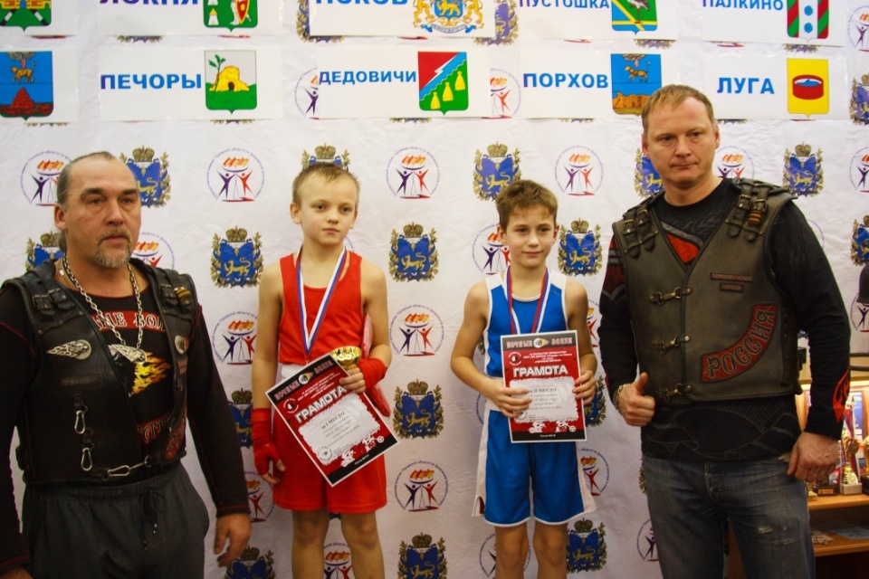 Джеффри Монсон посетил детский турнир по боксу в Пскове Джеффри Монсон посетил детский турнир по боксу в Пскове