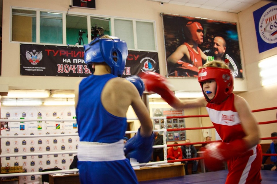 Джеффри Монсон посетил детский турнир по боксу в Пскове Джеффри Монсон посетил детский турнир по боксу в Пскове