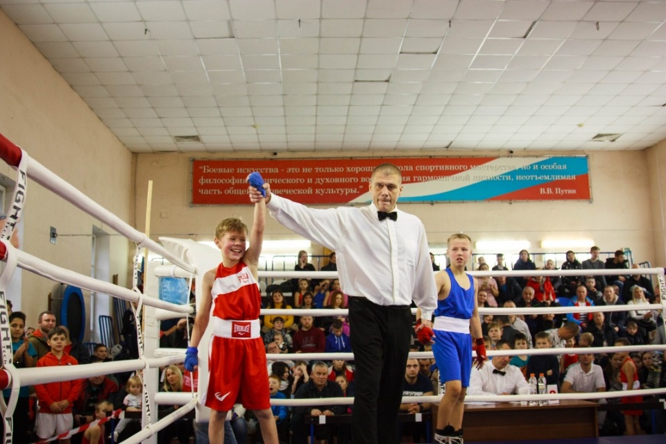 Джеффри Монсон посетил детский турнир по боксу в Пскове Джеффри Монсон посетил детский турнир по боксу в Пскове