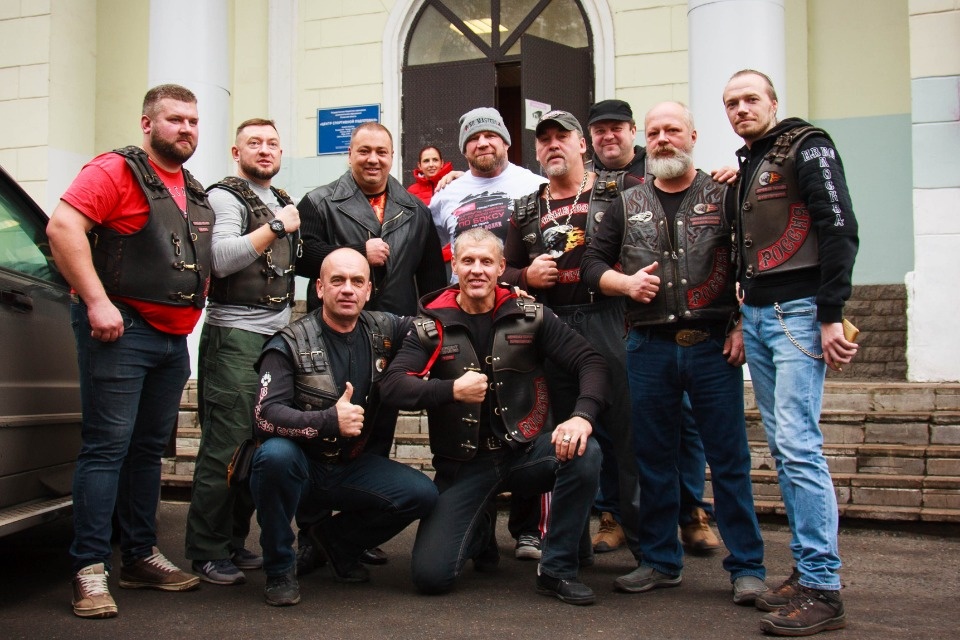 Джеффри Монсон посетил детский турнир по боксу в Пскове Джеффри Монсон посетил детский турнир по боксу в Пскове