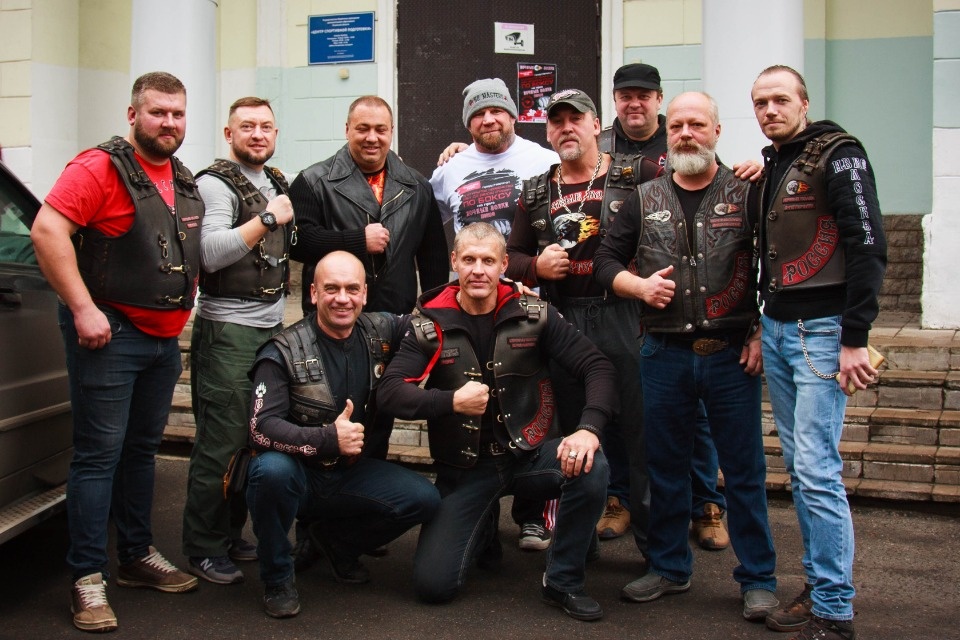 Джеффри Монсон посетил детский турнир по боксу в Пскове Джеффри Монсон посетил детский турнир по боксу в Пскове