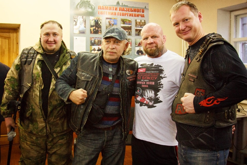 Джеффри Монсон посетил детский турнир по боксу в Пскове Джеффри Монсон посетил детский турнир по боксу в Пскове