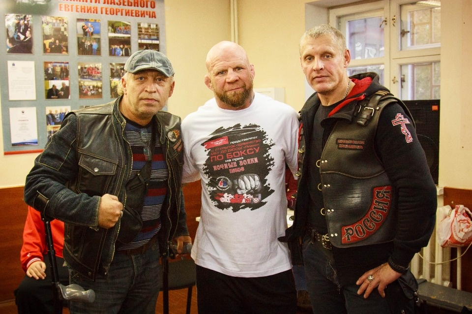 Джеффри Монсон посетил детский турнир по боксу в Пскове Джеффри Монсон посетил детский турнир по боксу в Пскове