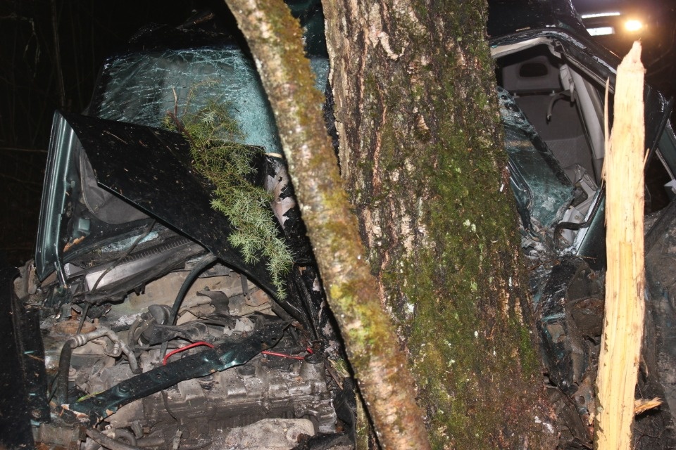 Семья из трёх человек погибла в ДТП в Себежском районе, ещё двое детей пострадали (ФОТО) Семья из трёх человек погибла в ДТП в Себежском районе, ещё двое детей пострадали (ФОТО)