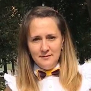 Для новогодней ярмарки «ART-ель» мастер Наталья Котова выковала изящные подсвечники