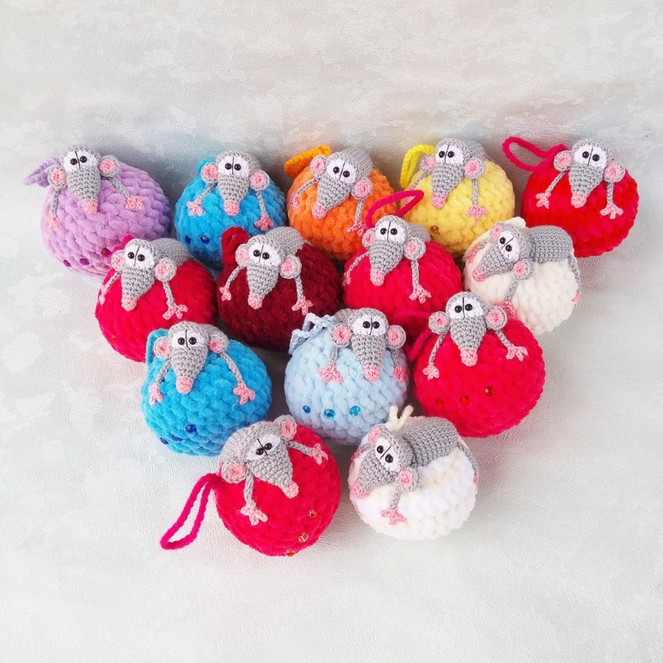 Новогодние шары из плюша от Людмилы Кузовлевой будут продавать на ярмарке «ART-ель»