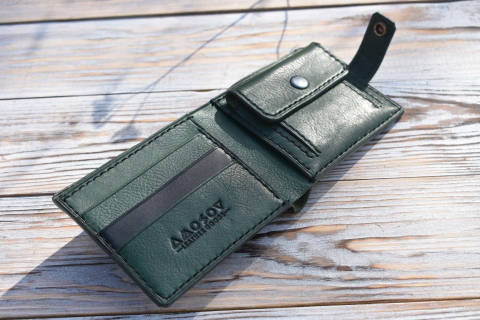 Обложки на документы, сделанные Антоном Амосовым, будут в продаже на ярмарке «ART-ель»