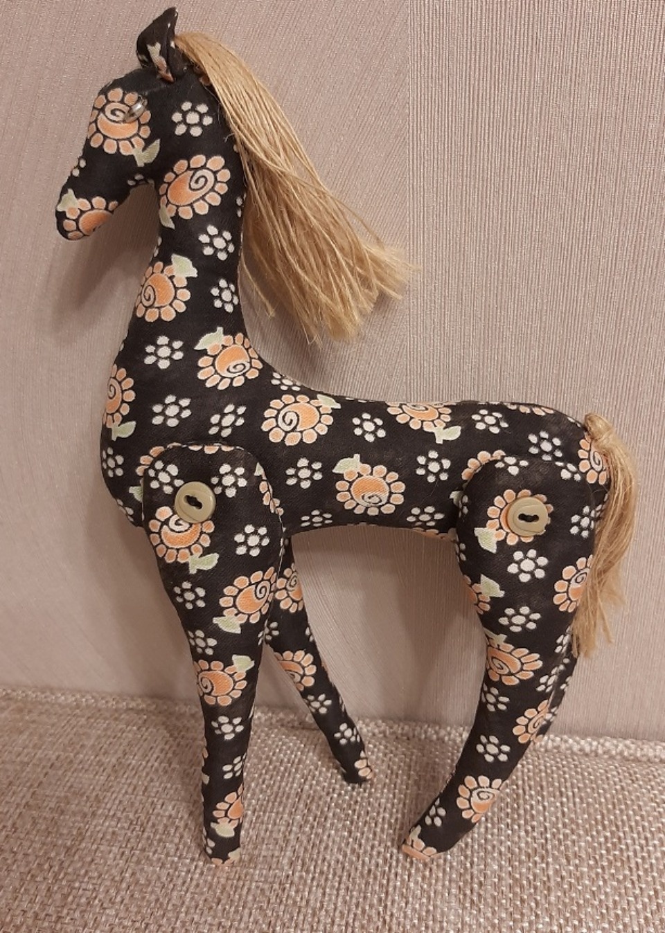 Много мягких игрушек сшила для новогодней ярмарки «ART-ель» мастер Татьяна Григорьева