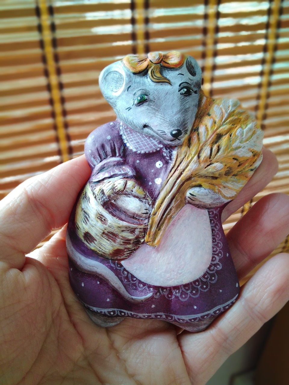 На ярмарке «ART-ель» псковичи смогут купить магниты с символом года от мастера Любови Злобиной