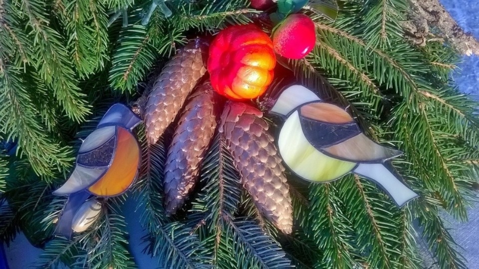 На ярмарке «ART-ель» мастер Тамара Васильева будет принимать заказы на украшения из цветного стекла