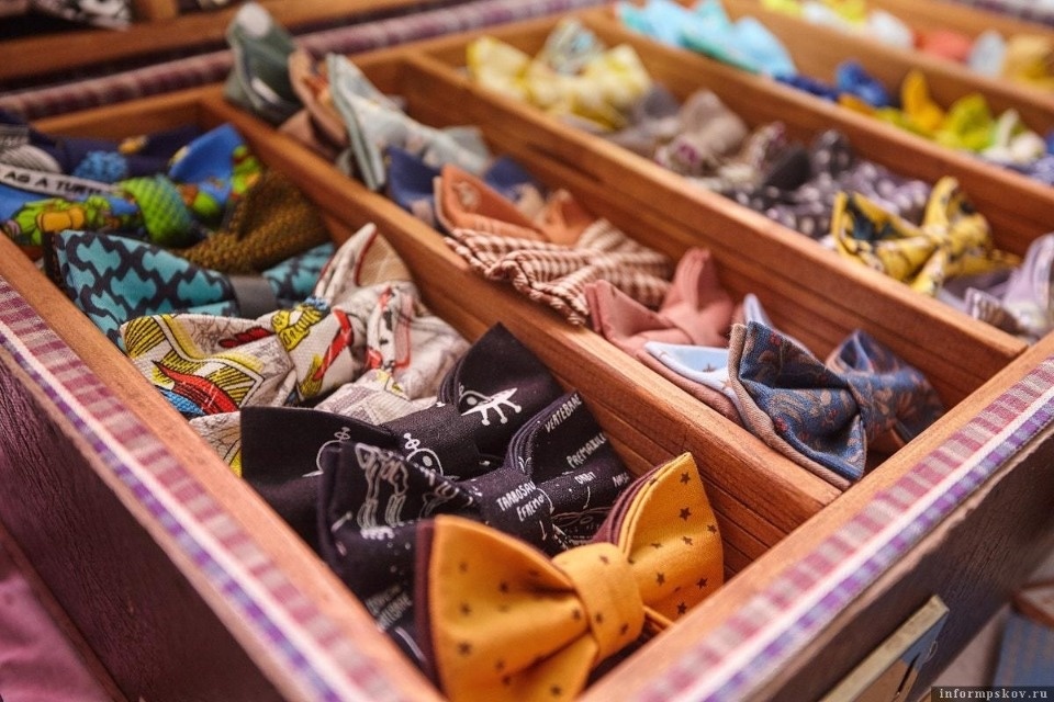 Бабочки и подтяжки от мастера Ольги Погореловой смогут купить гости ярмарки «ART-ель»