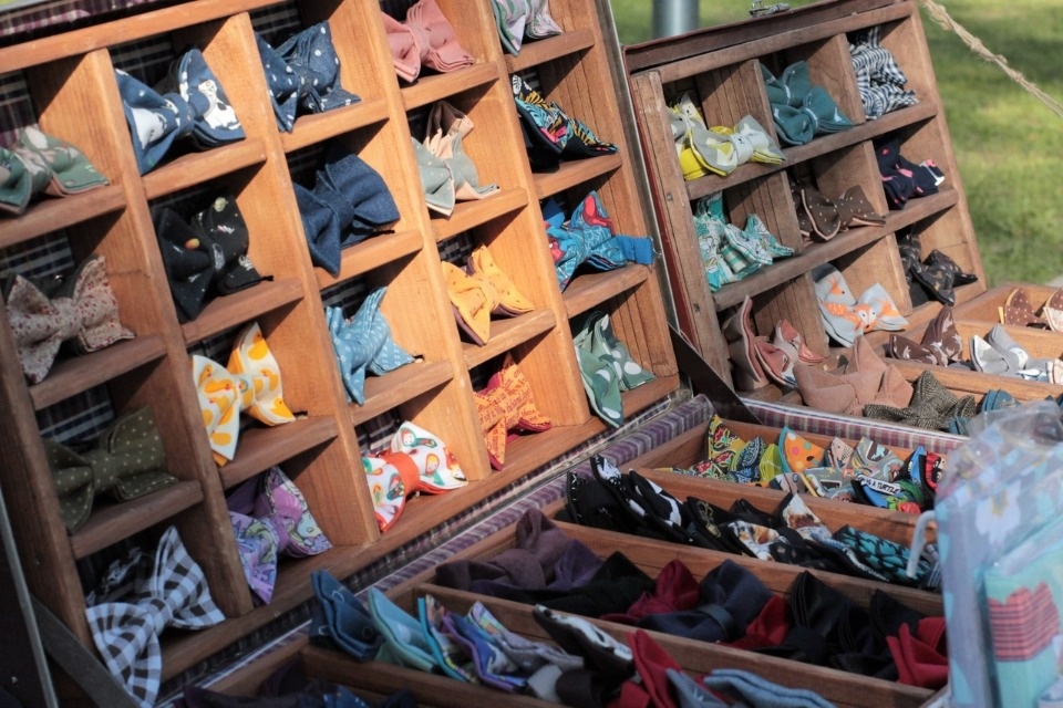 Бабочки и подтяжки от мастера Ольги Погореловой смогут купить гости ярмарки «ART-ель»