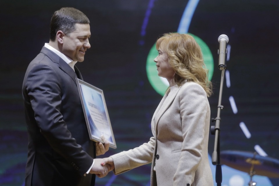 Михаил Ведерников отметил благодарственными письмами лучших журналистов и редакции Михаил Ведерников отметил благодарственными письмами лучших журналистов и редакции