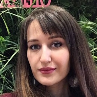 Серьги из дерева приготовила для новогодней «ART-ели» мастер Юлия Полушкина