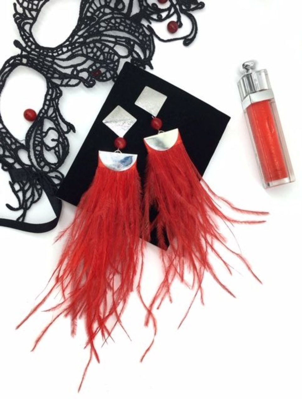 Серьги из дерева приготовила для новогодней «ART-ели» мастер Юлия Полушкина