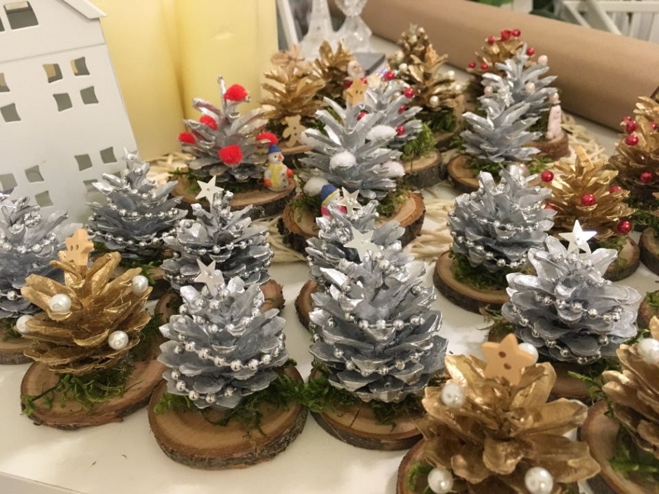 Новогодние венки выставят на ярмарке «ART-ель» мастера Ирина Нилова и Виктория Канцерева