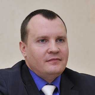 Время цветного пластика в Пскове закончилось