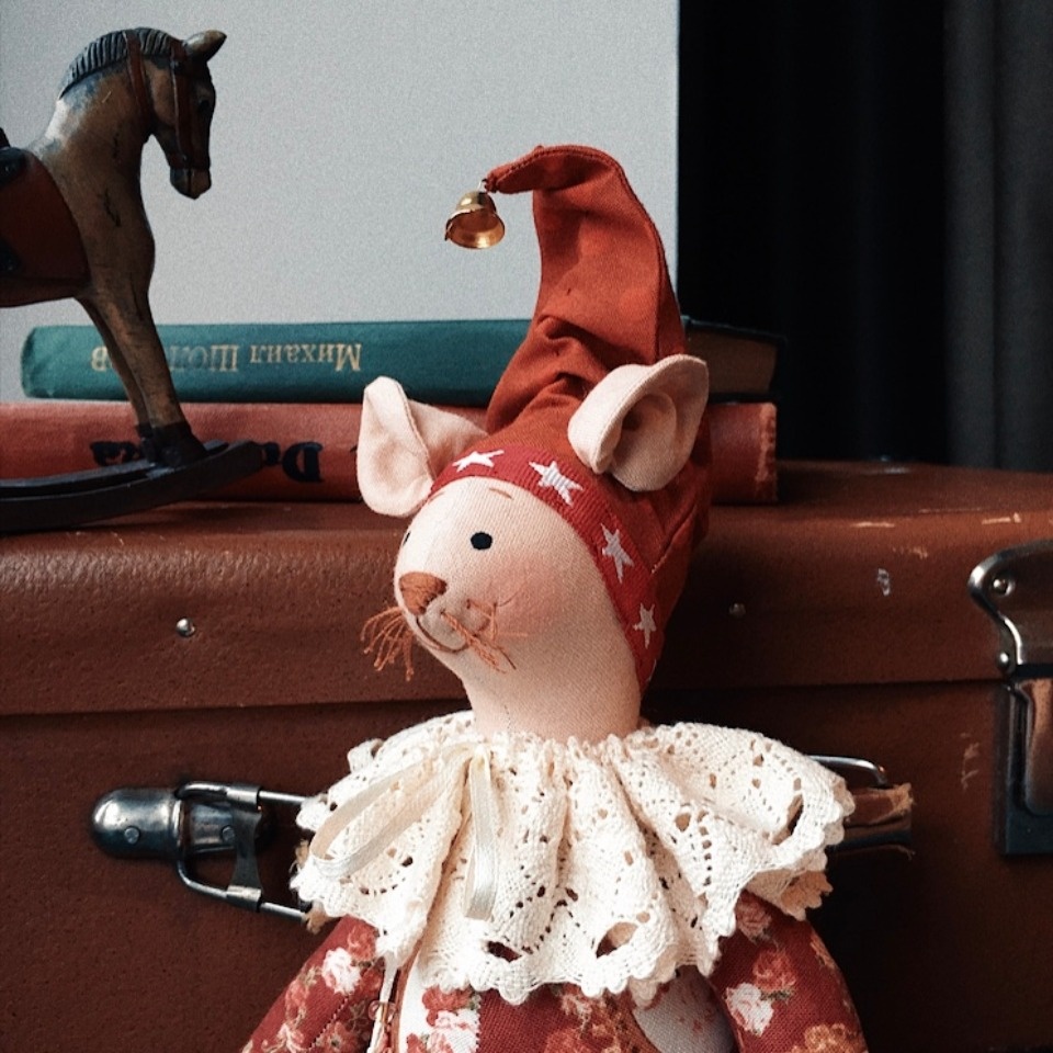 Текстильных мышек, сделанных мастером Юлией Чулковой, будут продавать на ярмарке «ART-ель»