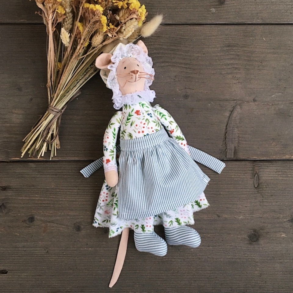 Текстильных мышек, сделанных мастером Юлией Чулковой, будут продавать на ярмарке «ART-ель»