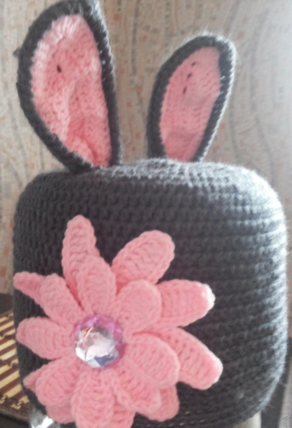 Тёплые шапочки-мышки от мастера Галины Кириенко ждут посетителей ярмарки «ART-ель»