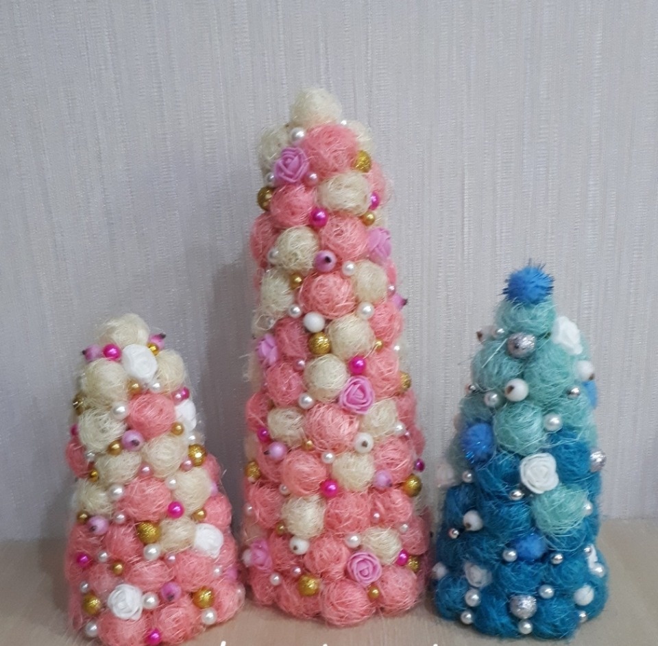 Для новогодней ярмарки «ART-ель» мастер Ольга Дастик изготовила ёлки в стиле артишок Для новогодней ярмарки «ART-ель» мастер Ольга Дастик изготовила ёлки в стиле артишок