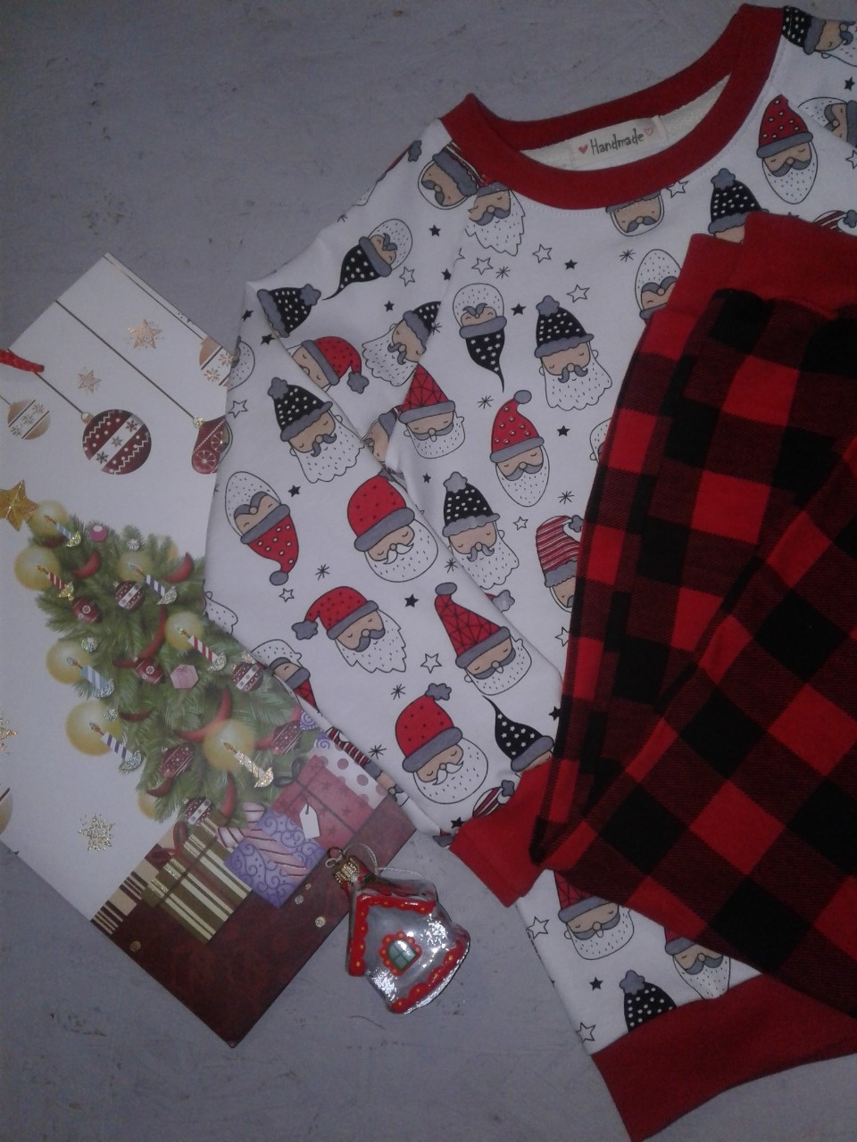 Теплые пижамки, домашние платья и костюмы с новогодними принтами подготовила для ярмарки «ART-ель» Ульяна Васильева Теплые пижамки, домашние платья и костюмы с новогодними принтами подготовила для ярмарки «ART-ель» Ульяна Васильева