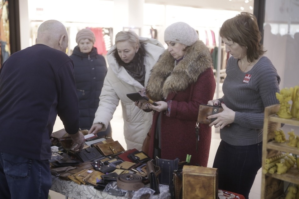 В Пскове начала работу ярмарка подарков ручного творчества «ART-ель» В Пскове начала работу ярмарка подарков ручного творчества «ART-ель»