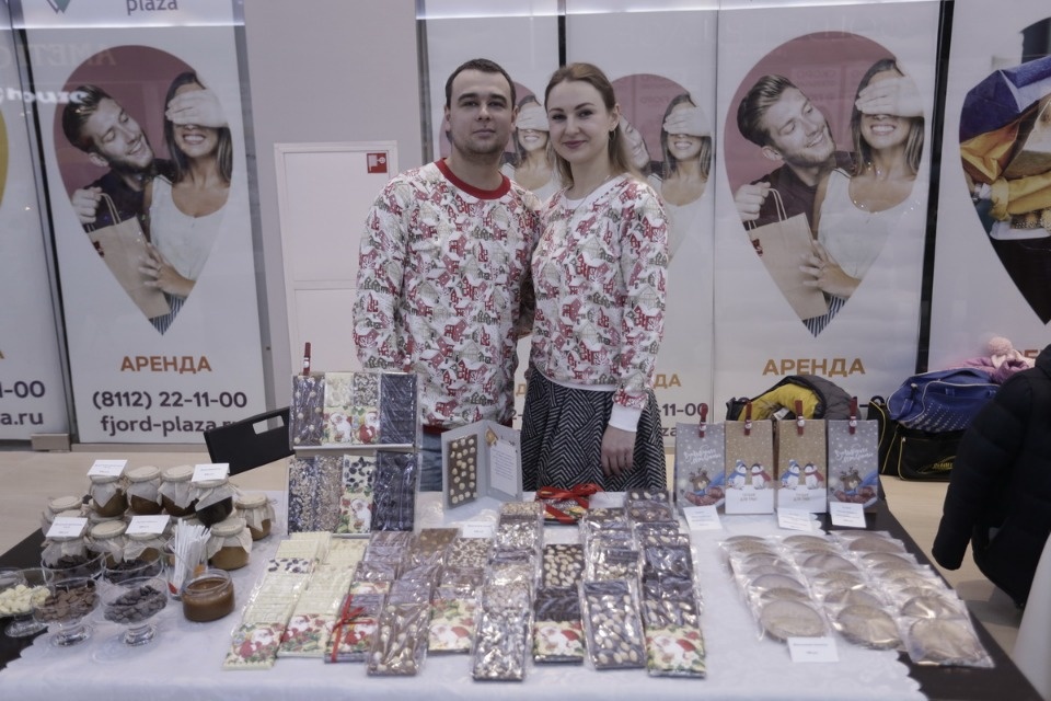Все мастера ярмарки «ART-ель» во «Fjord Plaza» Все мастера ярмарки «ART-ель» во «Fjord Plaza»
