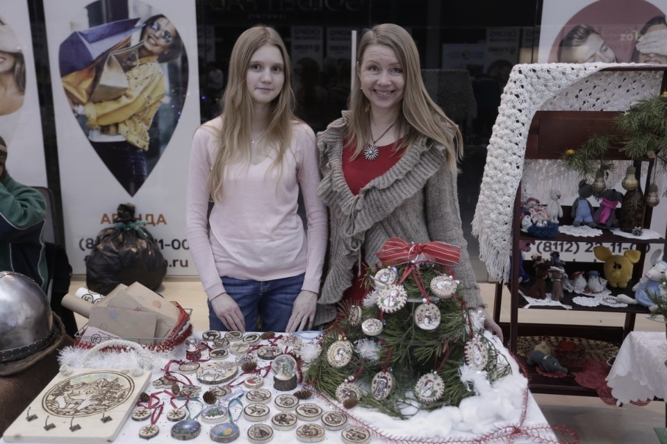 Все мастера ярмарки «ART-ель» во «Fjord Plaza» Все мастера ярмарки «ART-ель» во «Fjord Plaza»