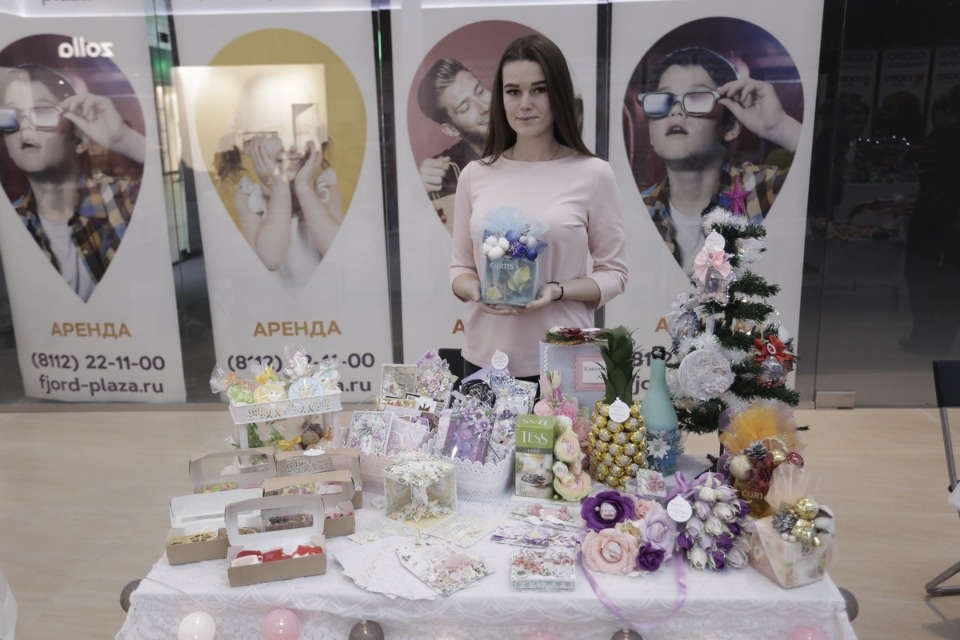 Все мастера ярмарки «ART-ель» во «Fjord Plaza» Все мастера ярмарки «ART-ель» во «Fjord Plaza»