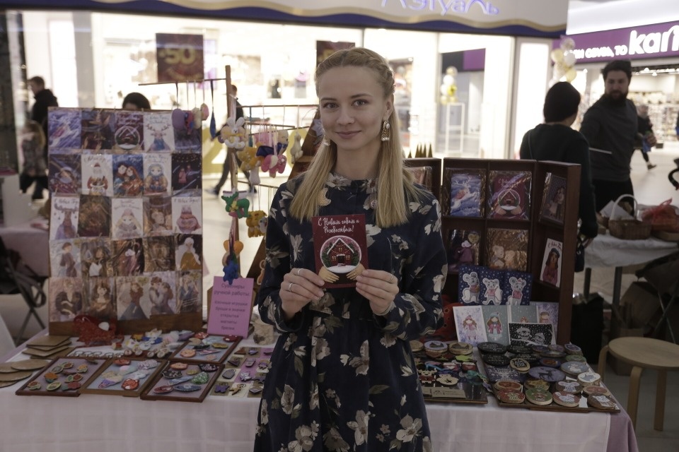 Опубликован фоторепортаж со всеми мастерами ярмарки «ART-ель» из «Fjord Plaza»