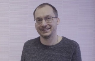 Пскович печатает на зажигалках достопримечательности города и брендирует банки с соленьями