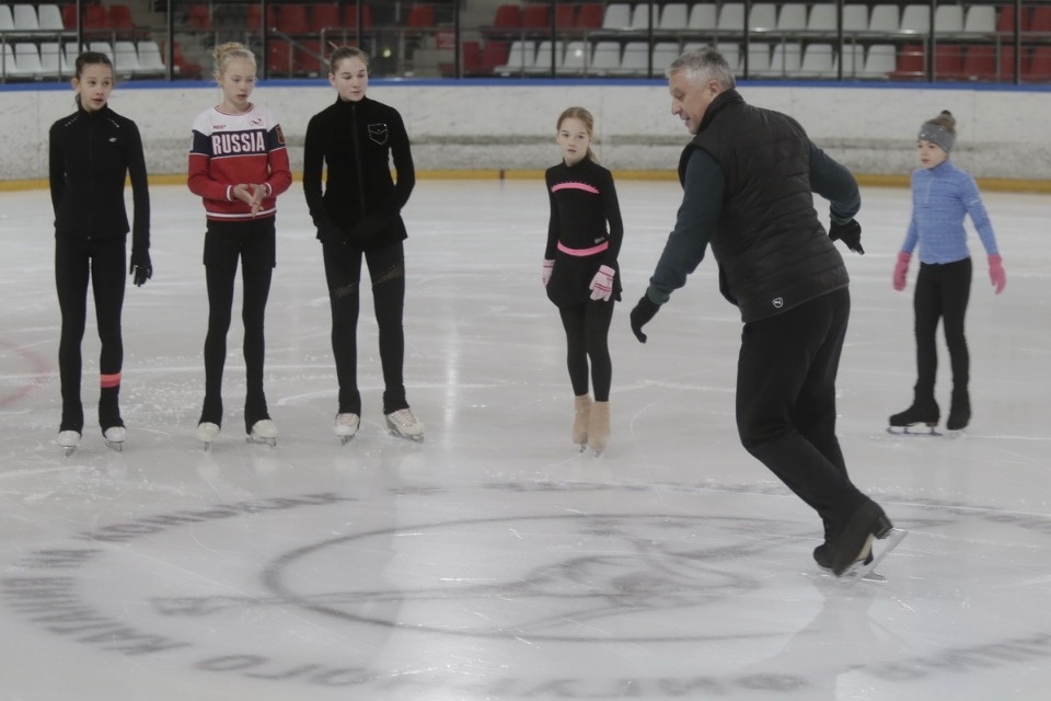 Чемпион СССР, Европы и мира Сергей Шахрай неделю тренировал псковских фигуристов