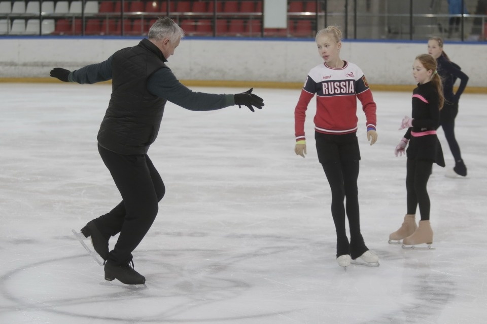 Чемпион СССР, Европы и мира Сергей Шахрай неделю тренировал псковских фигуристов