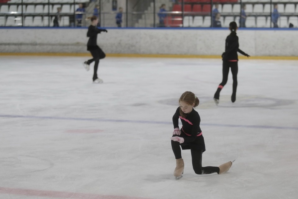 Чемпион СССР, Европы и мира Сергей Шахрай неделю тренировал псковских фигуристов